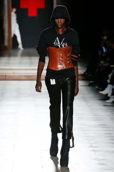 Look 1